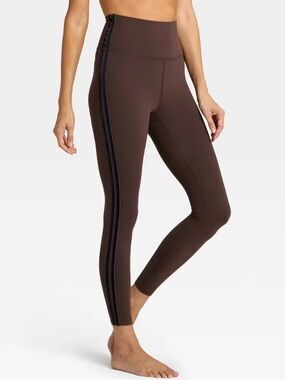 All in Motion Women’s Everyday Soft High-Rise Piped 7/8 Leggings Brown Medium